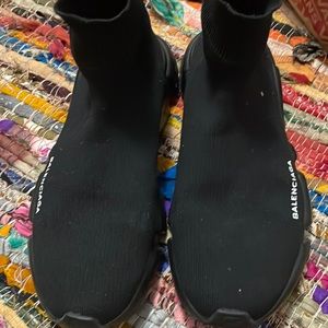 AUTHENTIC speed balenciaga sneakers.